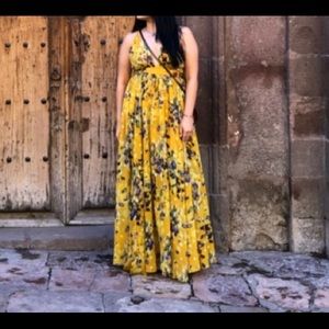 Yellow 🌼🌻maxi dress
